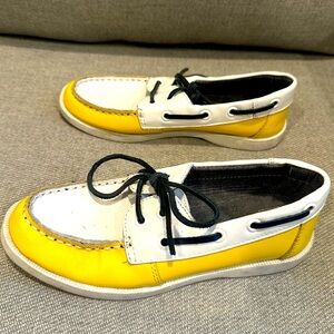 Size 3 Boys Janie and Jack boat shoes